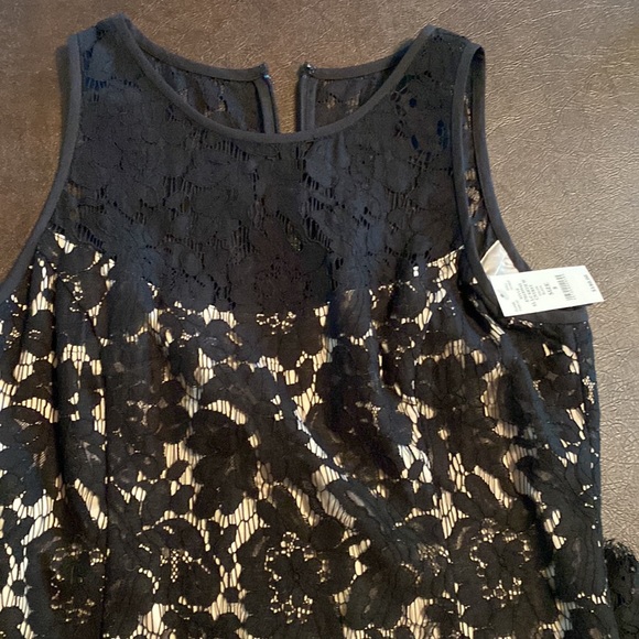 White House Black Market Size 8 Lace Sheath Dress - Picture 2 of 4